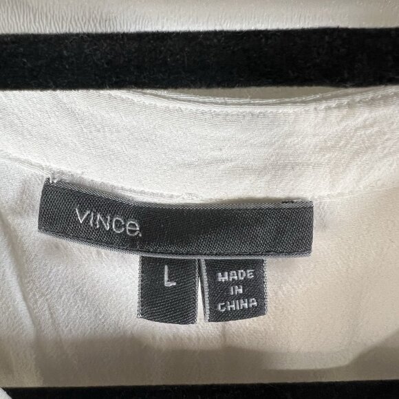 VINCE Ivory Beige Sleeveless Silk Blouse Style Top Shirt V Button Size Large - Picture 4 of 9